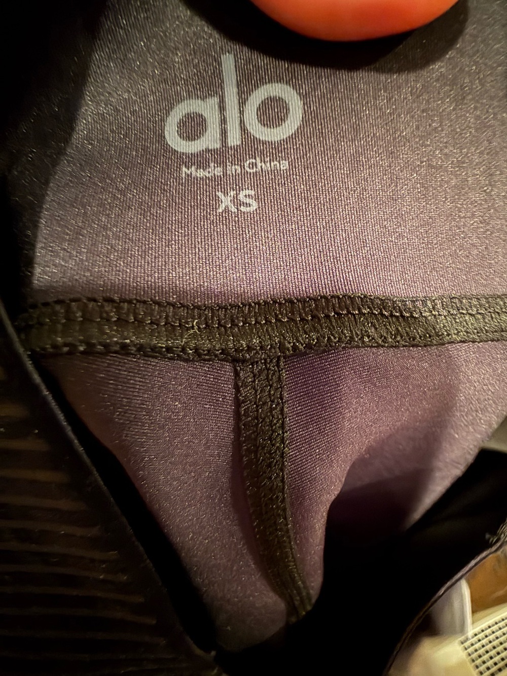 NWT ALO Yoga Black Airlift High Waist 7/8 Line Up Black Leggings XS - Picture 4 of 5
